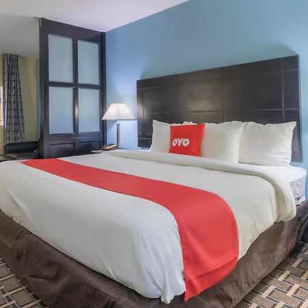 Oyo Hotel Knoxville Tn Cedar Bluff I-40 Εξωτερικό φωτογραφία