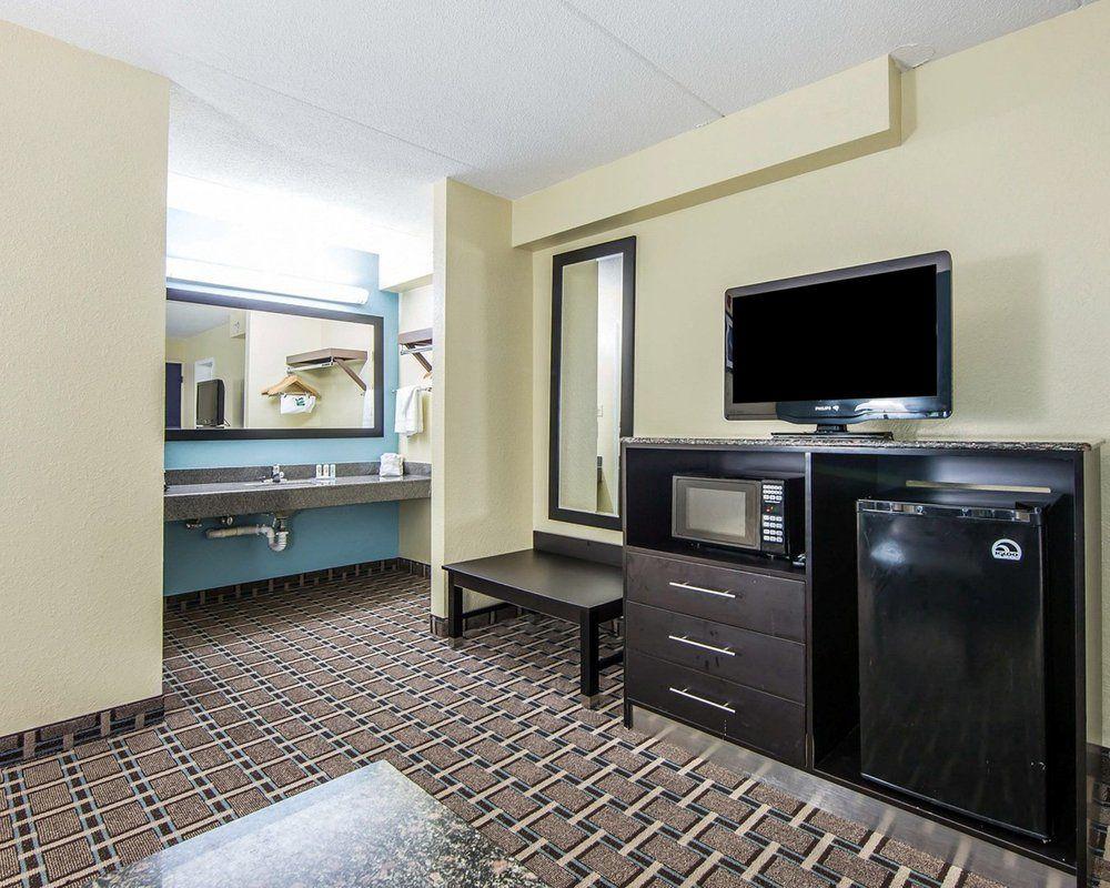 Oyo Hotel Knoxville Tn Cedar Bluff I-40 Εξωτερικό φωτογραφία