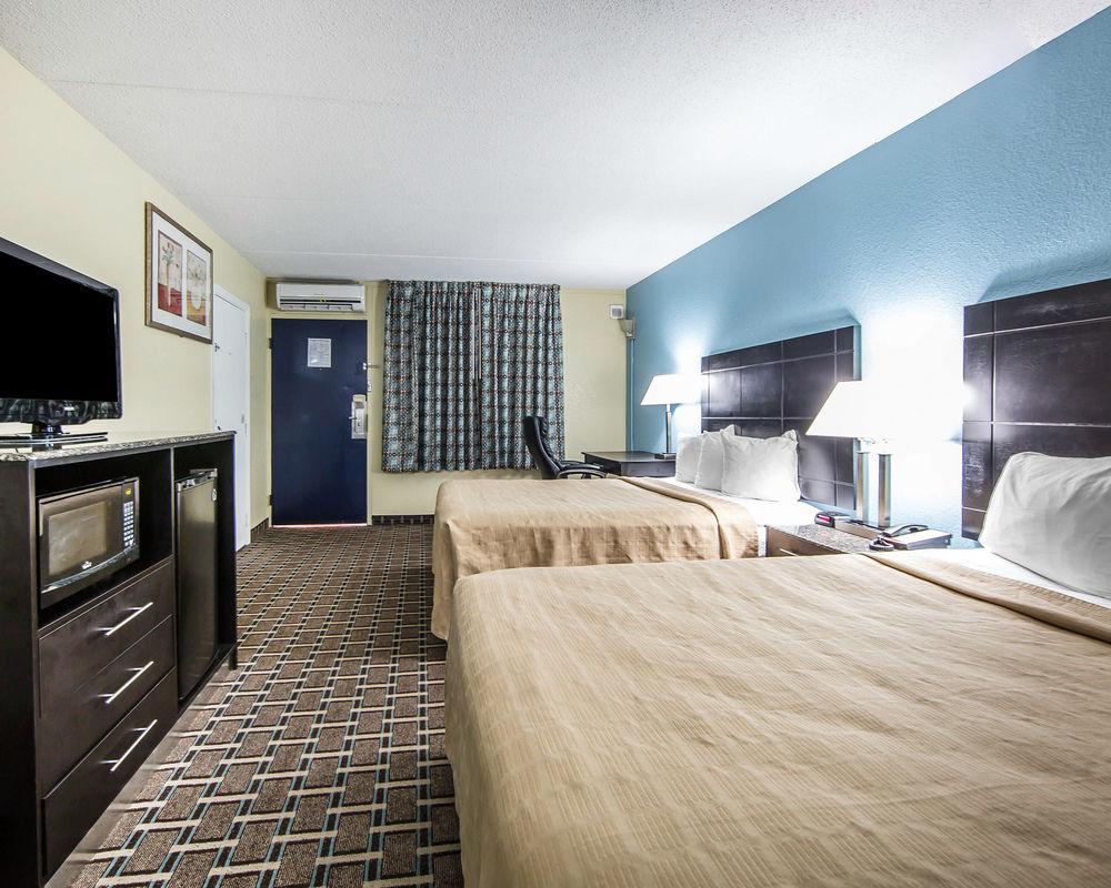 Oyo Hotel Knoxville Tn Cedar Bluff I-40 Εξωτερικό φωτογραφία