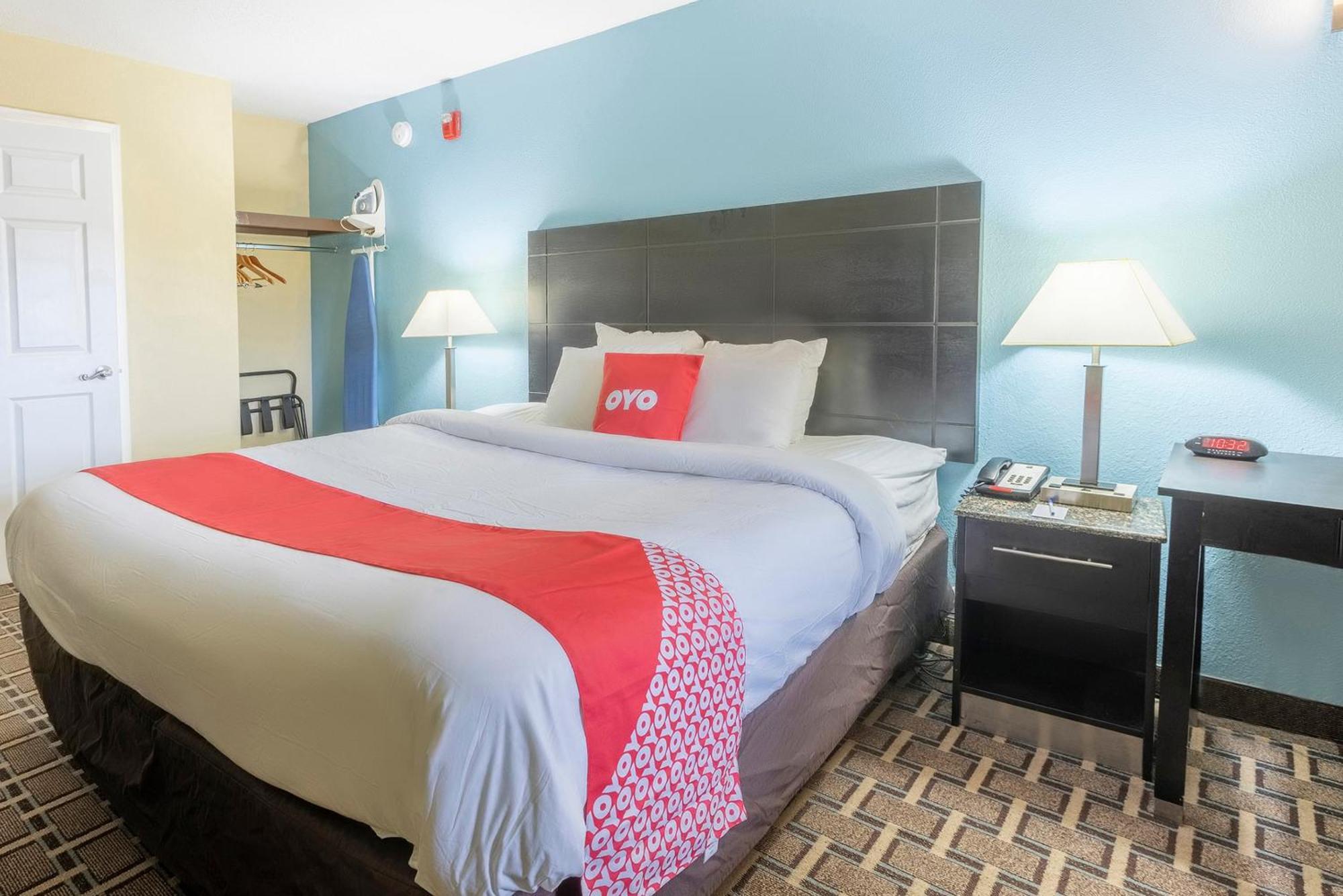 Oyo Hotel Knoxville Tn Cedar Bluff I-40 Εξωτερικό φωτογραφία
