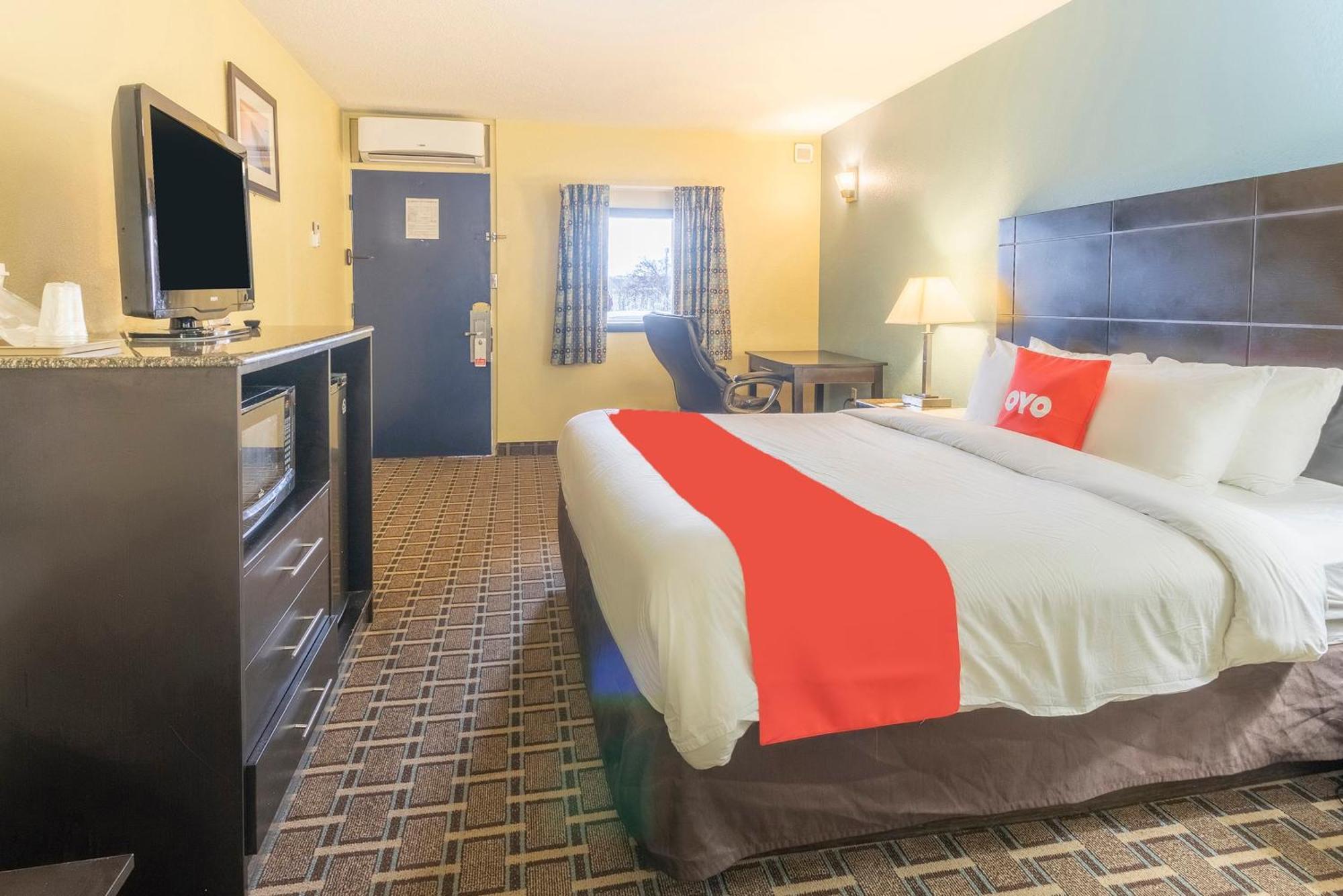 Oyo Hotel Knoxville Tn Cedar Bluff I-40 Εξωτερικό φωτογραφία