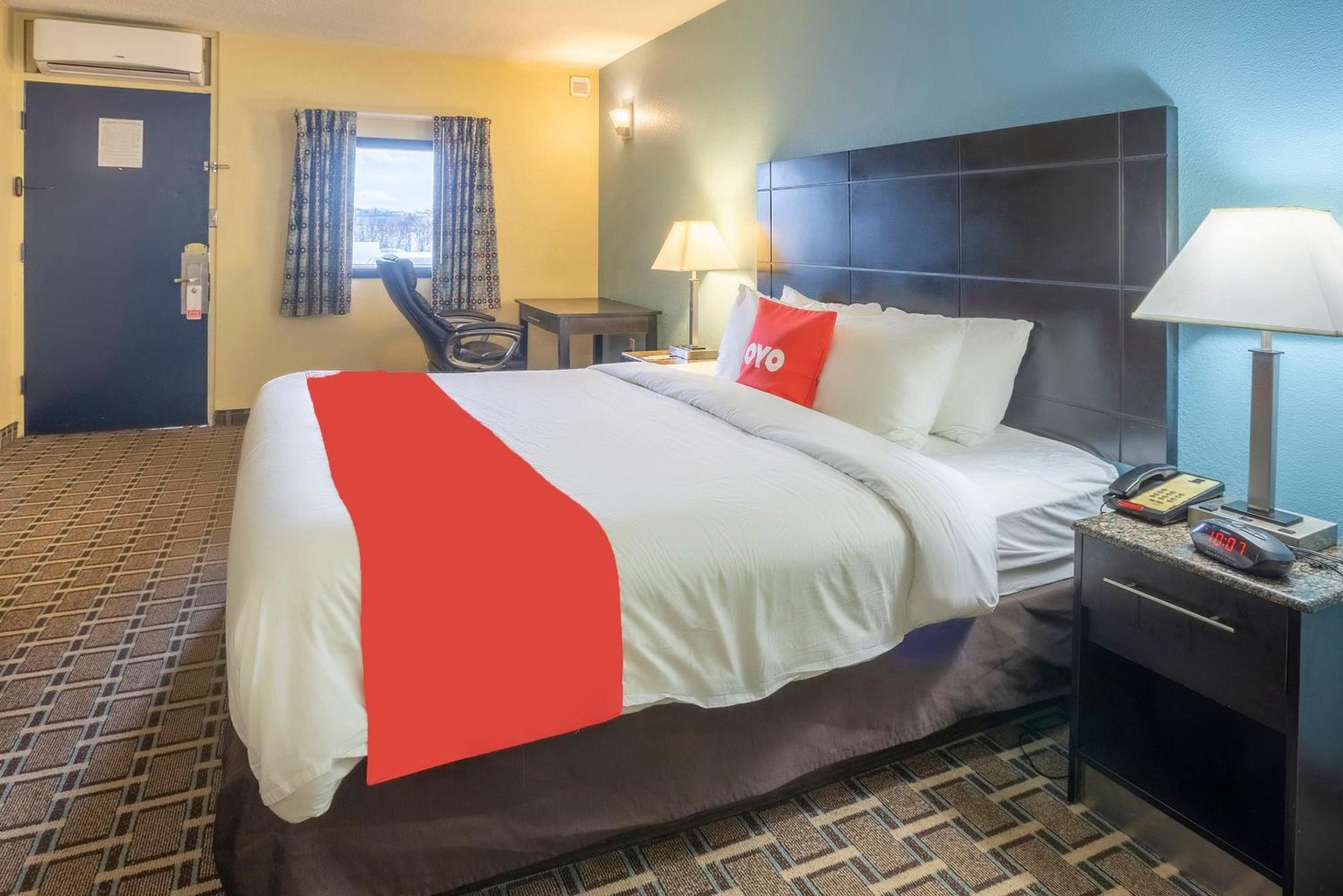 Oyo Hotel Knoxville Tn Cedar Bluff I-40 Εξωτερικό φωτογραφία