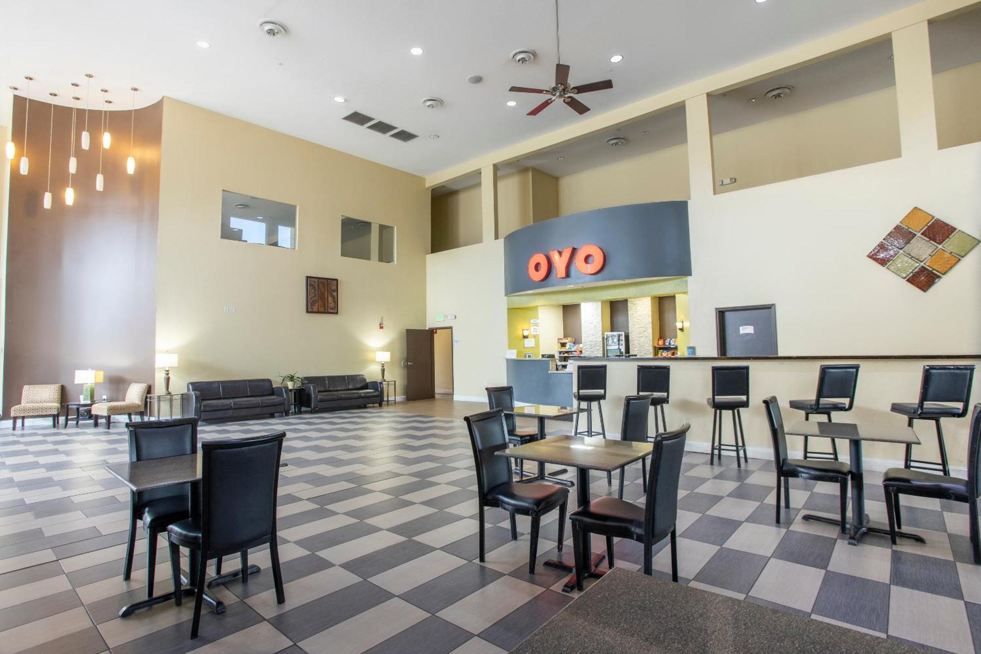 Oyo Hotel Knoxville Tn Cedar Bluff I-40 Εξωτερικό φωτογραφία