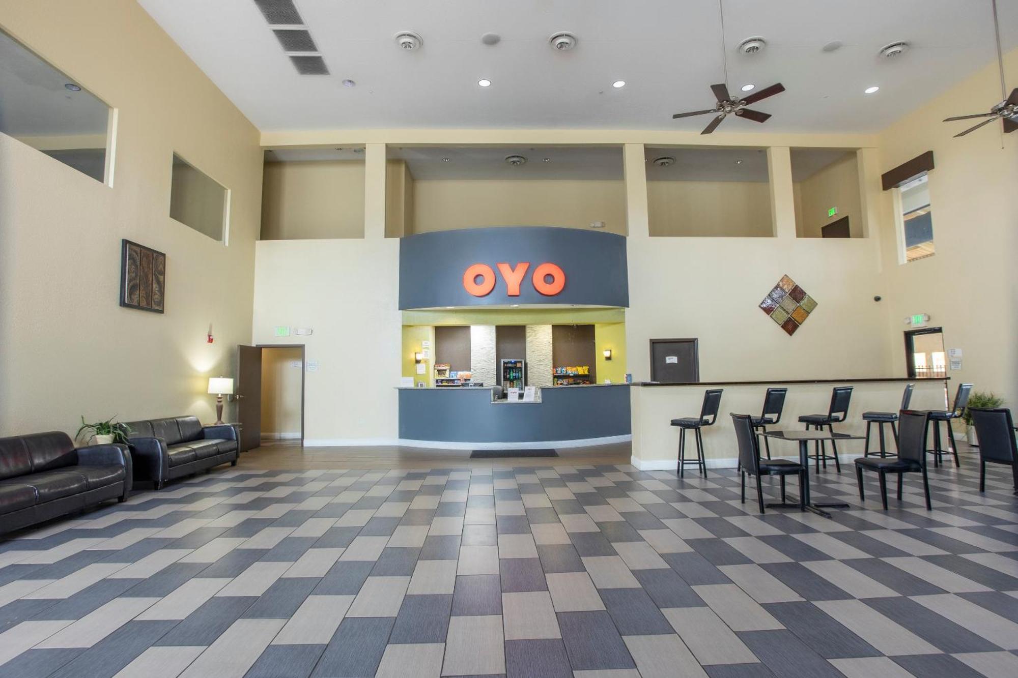 Oyo Hotel Knoxville Tn Cedar Bluff I-40 Εξωτερικό φωτογραφία