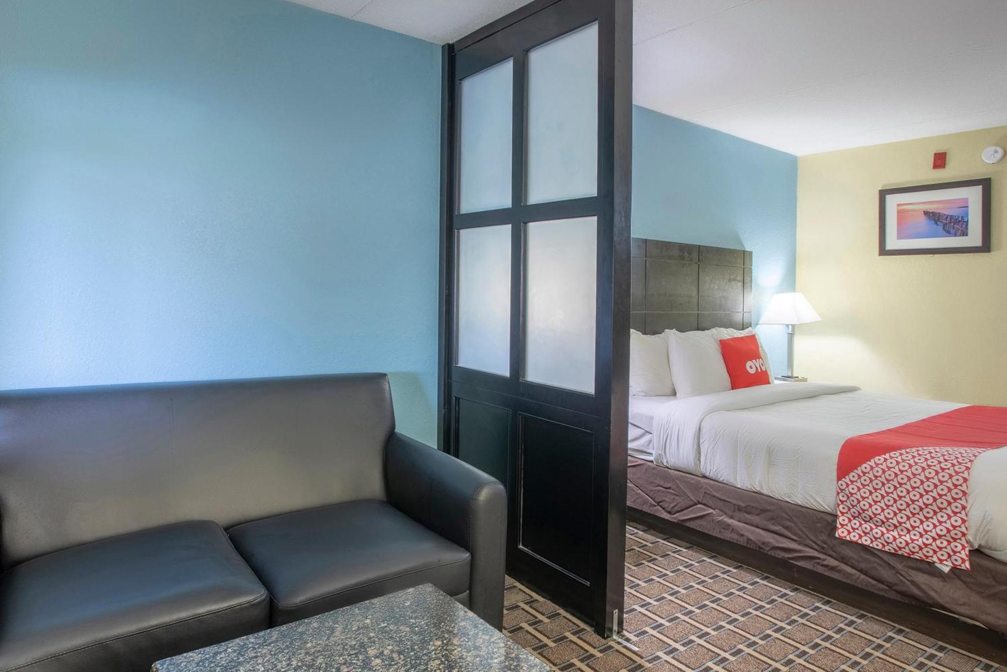 Oyo Hotel Knoxville Tn Cedar Bluff I-40 Εξωτερικό φωτογραφία
