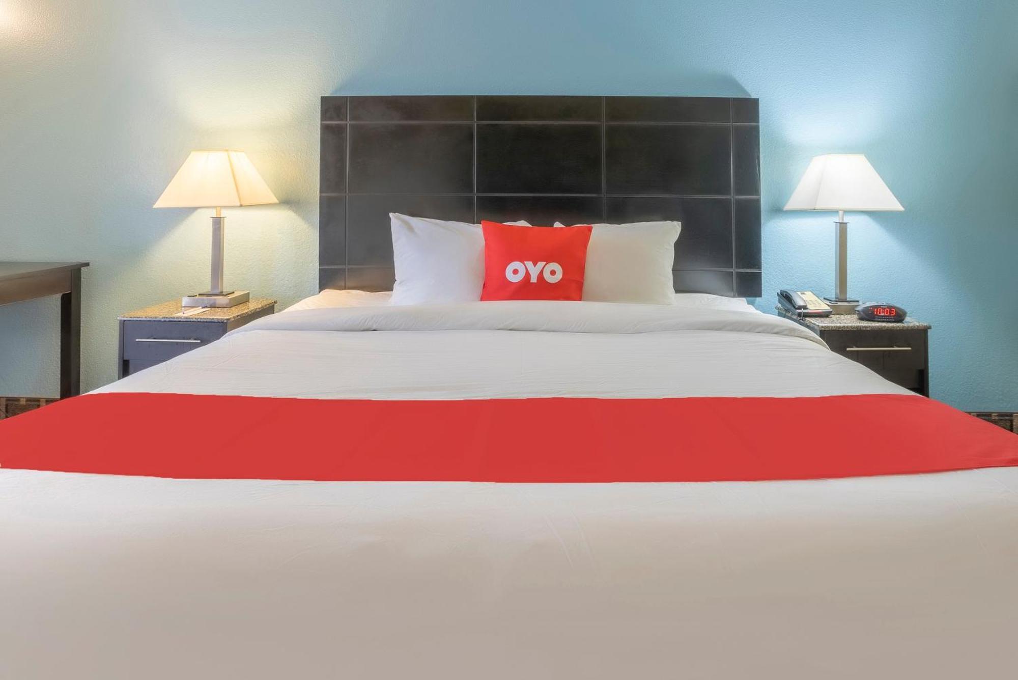 Oyo Hotel Knoxville Tn Cedar Bluff I-40 Εξωτερικό φωτογραφία