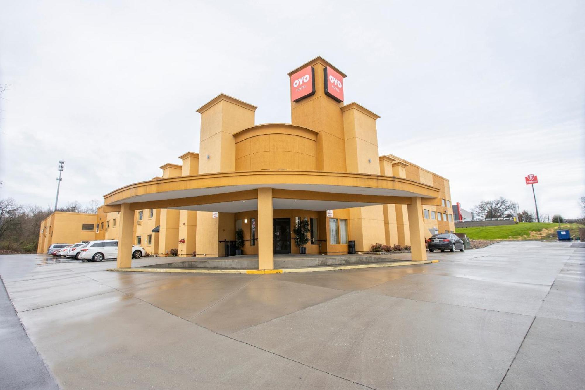 Oyo Hotel Knoxville Tn Cedar Bluff I-40 Εξωτερικό φωτογραφία