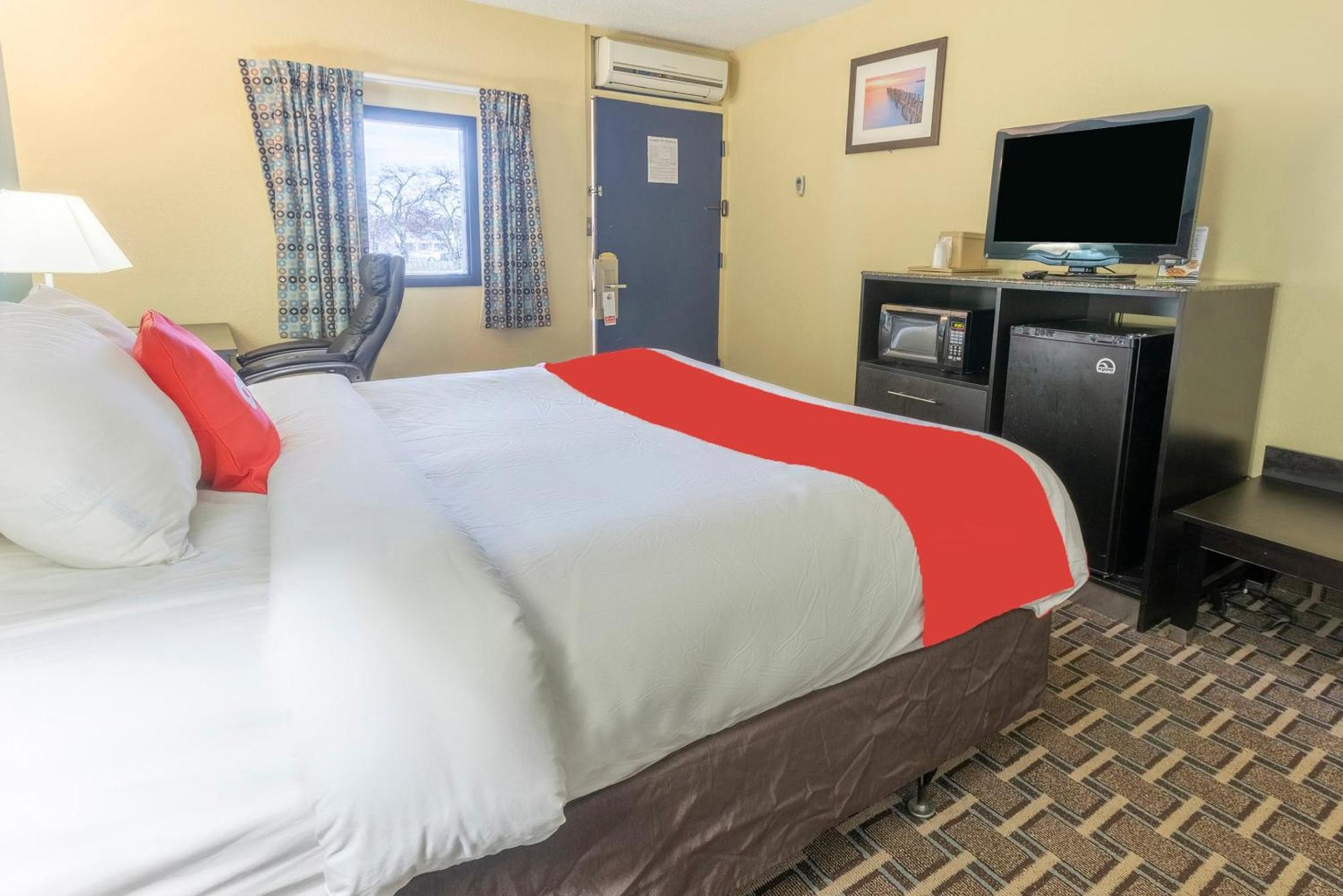 Oyo Hotel Knoxville Tn Cedar Bluff I-40 Εξωτερικό φωτογραφία