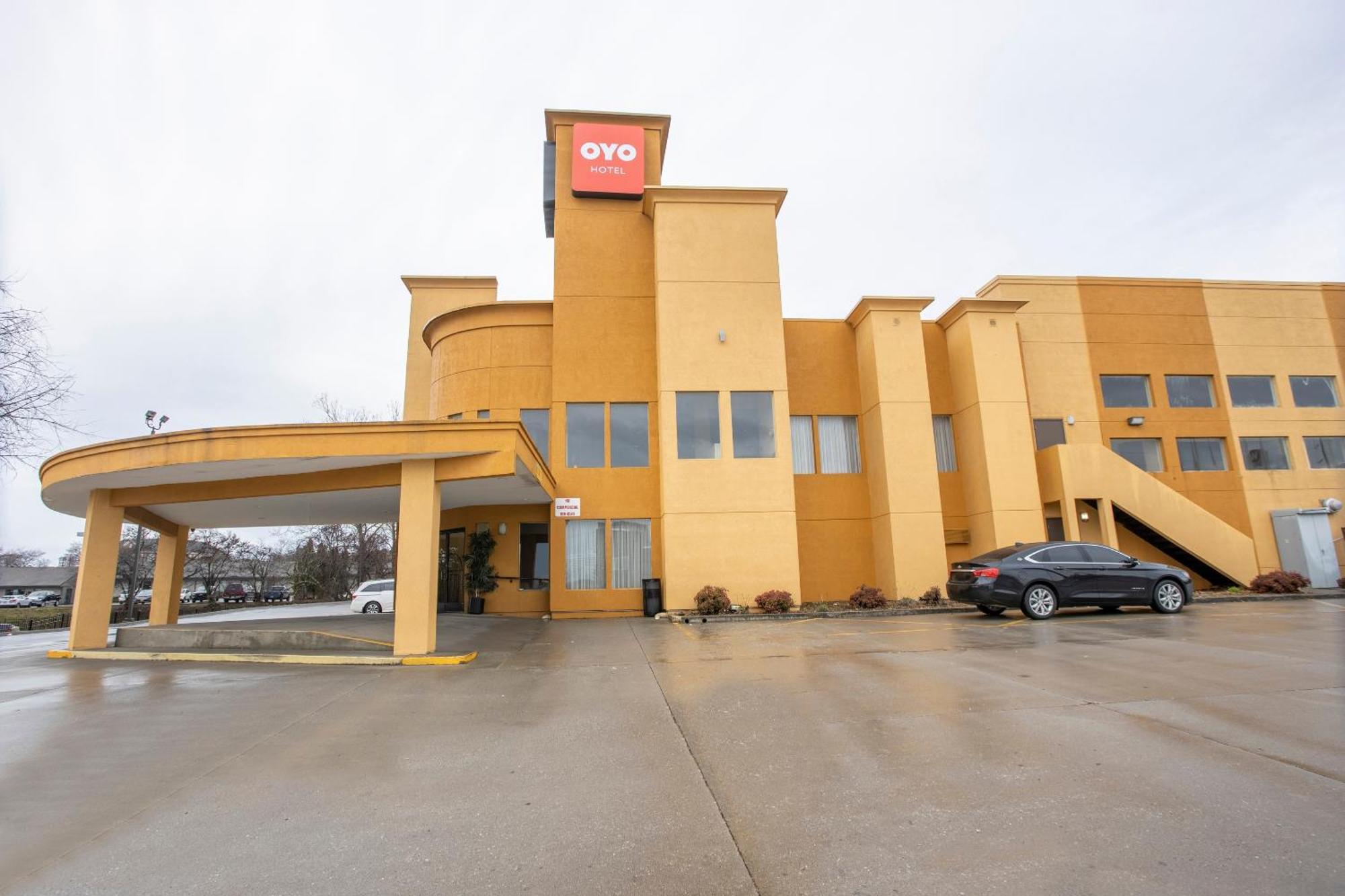 Oyo Hotel Knoxville Tn Cedar Bluff I-40 Εξωτερικό φωτογραφία