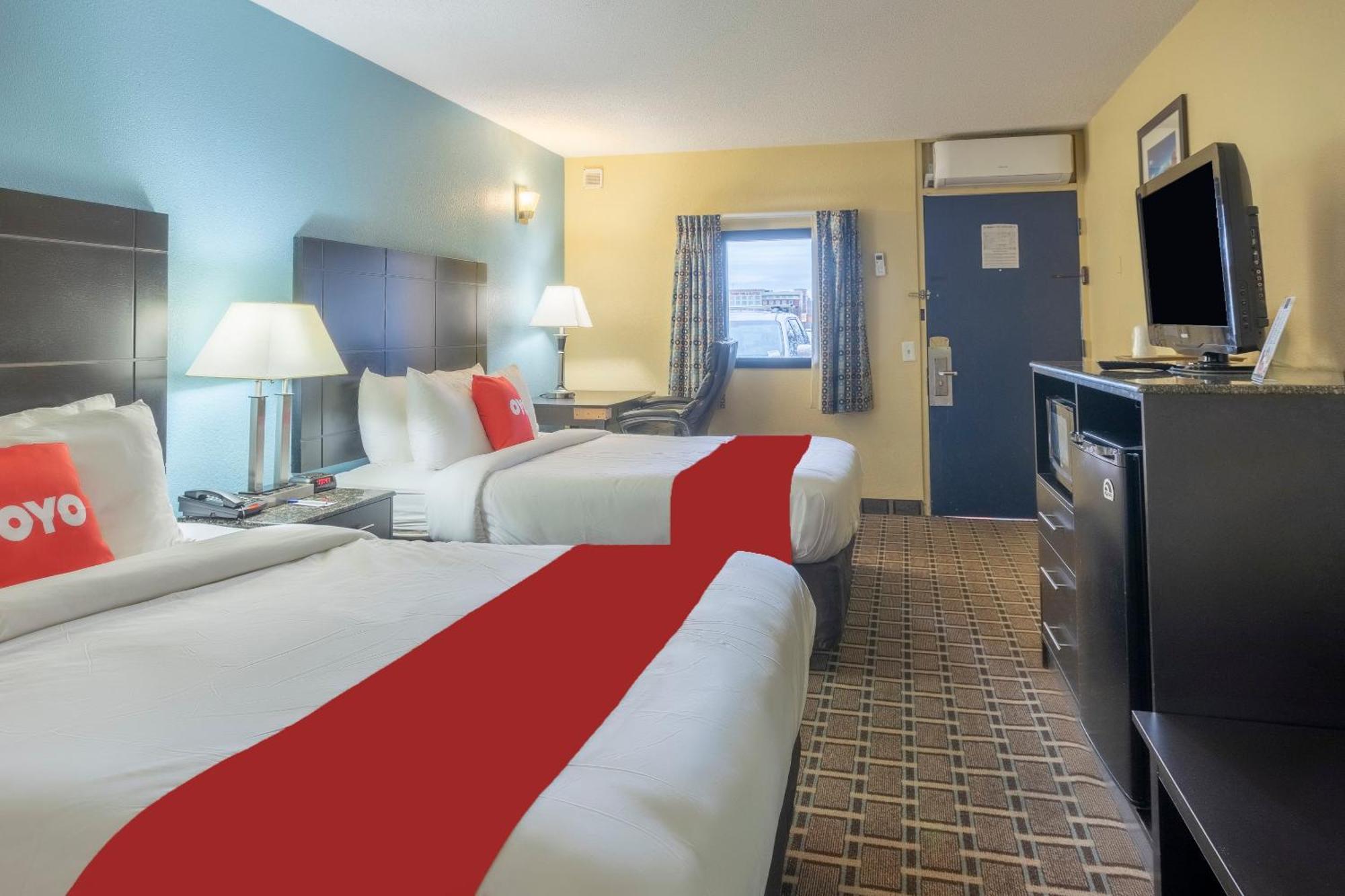 Oyo Hotel Knoxville Tn Cedar Bluff I-40 Εξωτερικό φωτογραφία