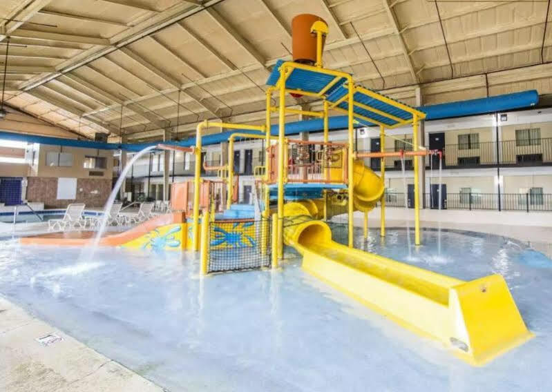 Oyo Hotel Knoxville Tn Cedar Bluff I-40 Εξωτερικό φωτογραφία